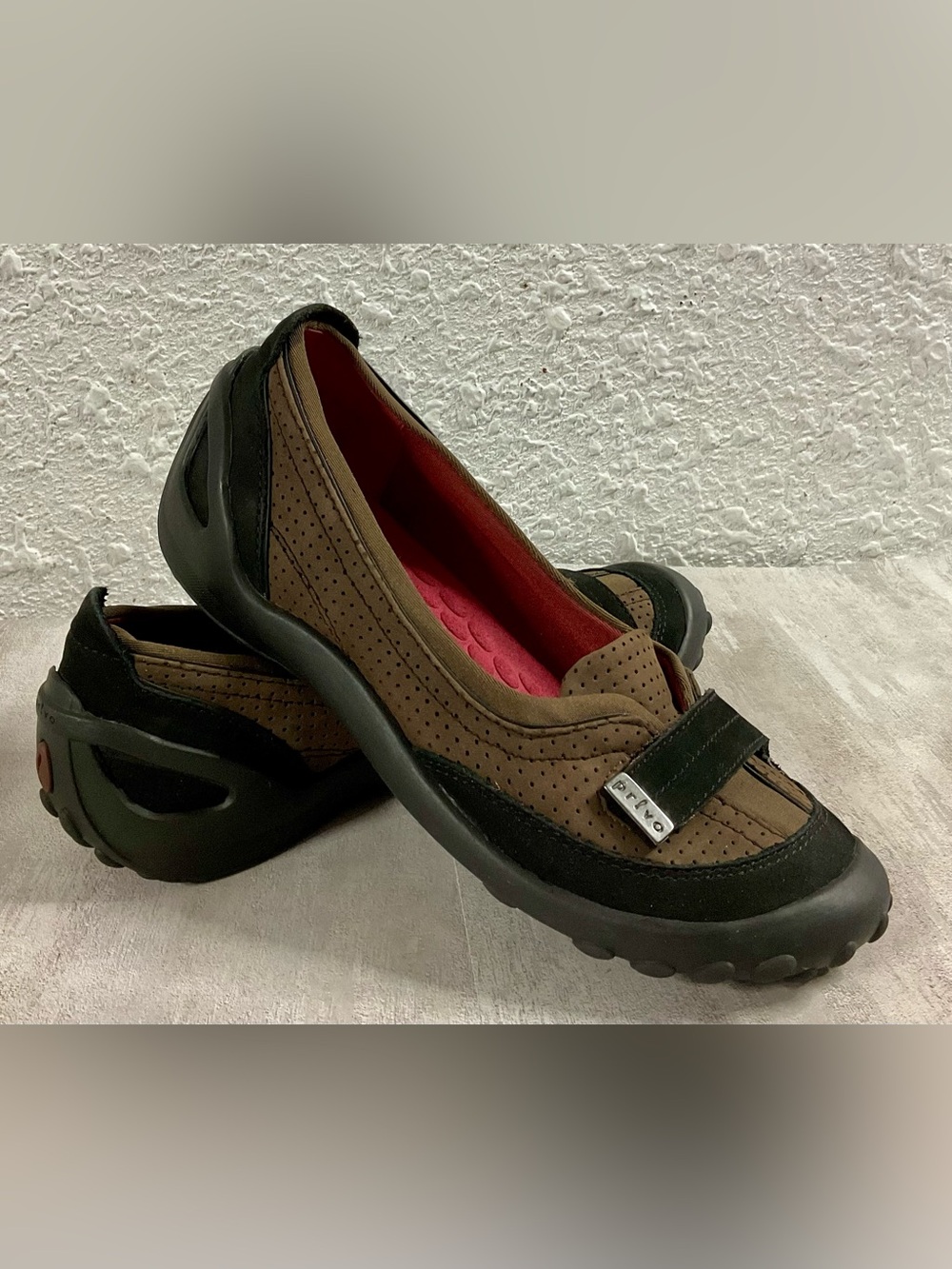 Privo by Clarks Women's Brown Suede Comfort Slip-On Walking shoes Size 6M